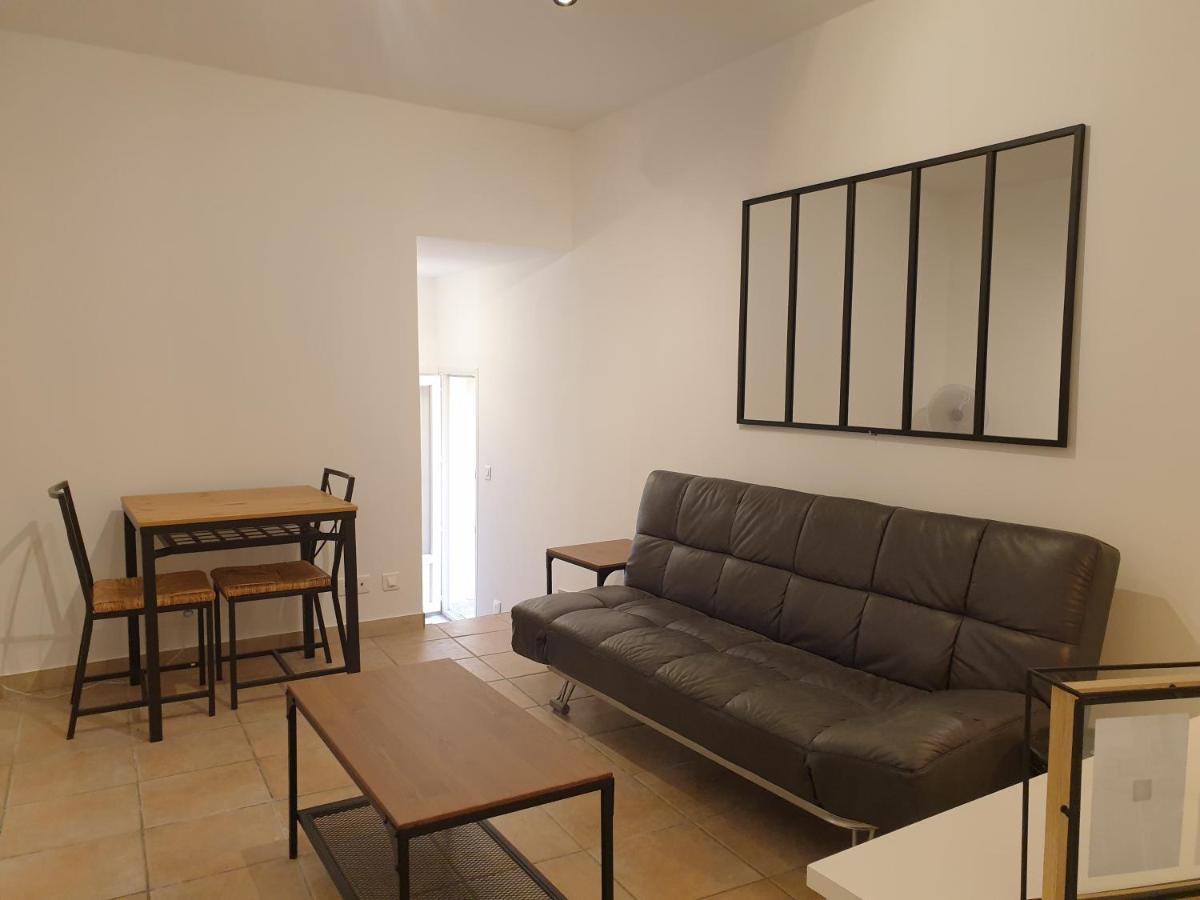 קאלבי Appartements De L'Eglise מראה חיצוני תמונה