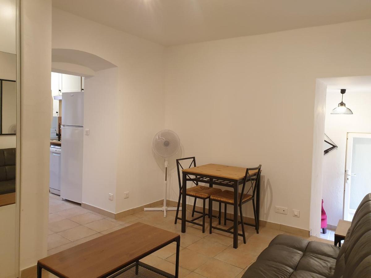קאלבי Appartements De L'Eglise מראה חיצוני תמונה