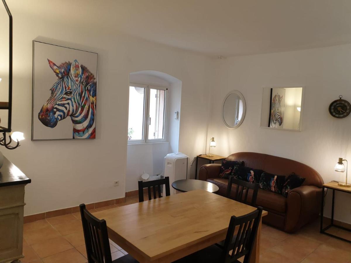 קאלבי Appartements De L'Eglise מראה חיצוני תמונה