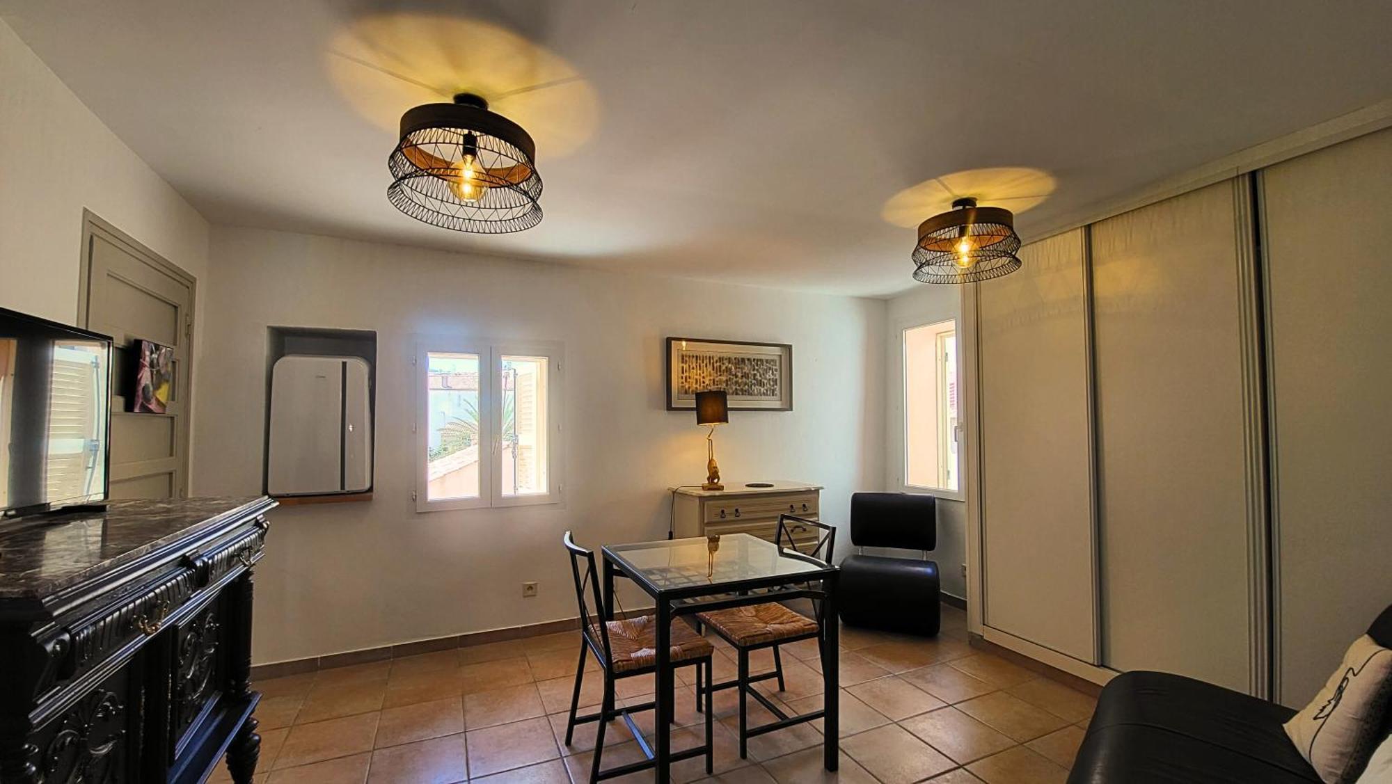 קאלבי Appartements De L'Eglise מראה חיצוני תמונה
